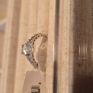 10KW GOLD GENUINE AQUAMARINE  & DIAMOND RING SIZE 7